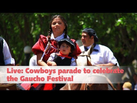 live cowboys parade to celebrate
