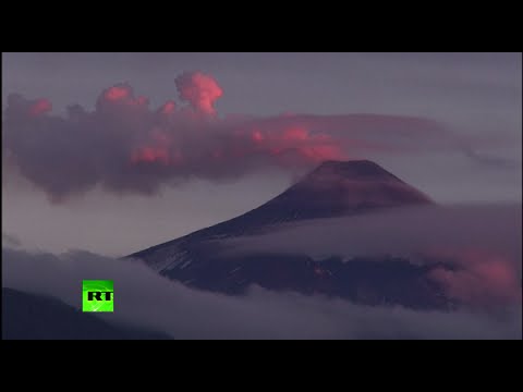 stunning images of chilean volcano that may soon erupt