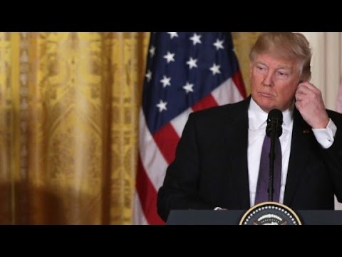 trump ignores media question on russian contacts