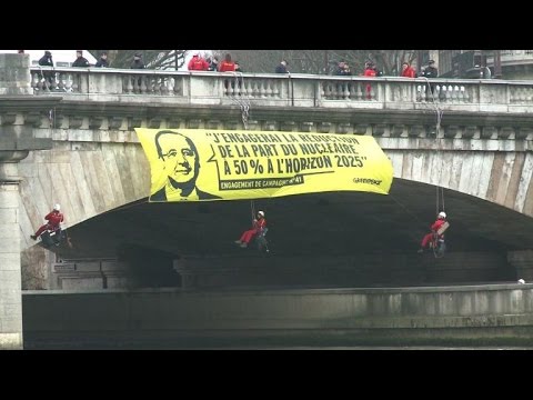 greenpeace reminds hollande of nuclear cut promise